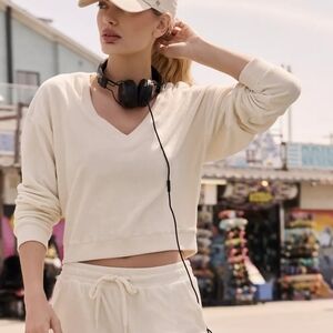 Beyond Yoga Long-Sleeve Tropez Pullover Pale Butter Yellow Terry Cloth V Neck